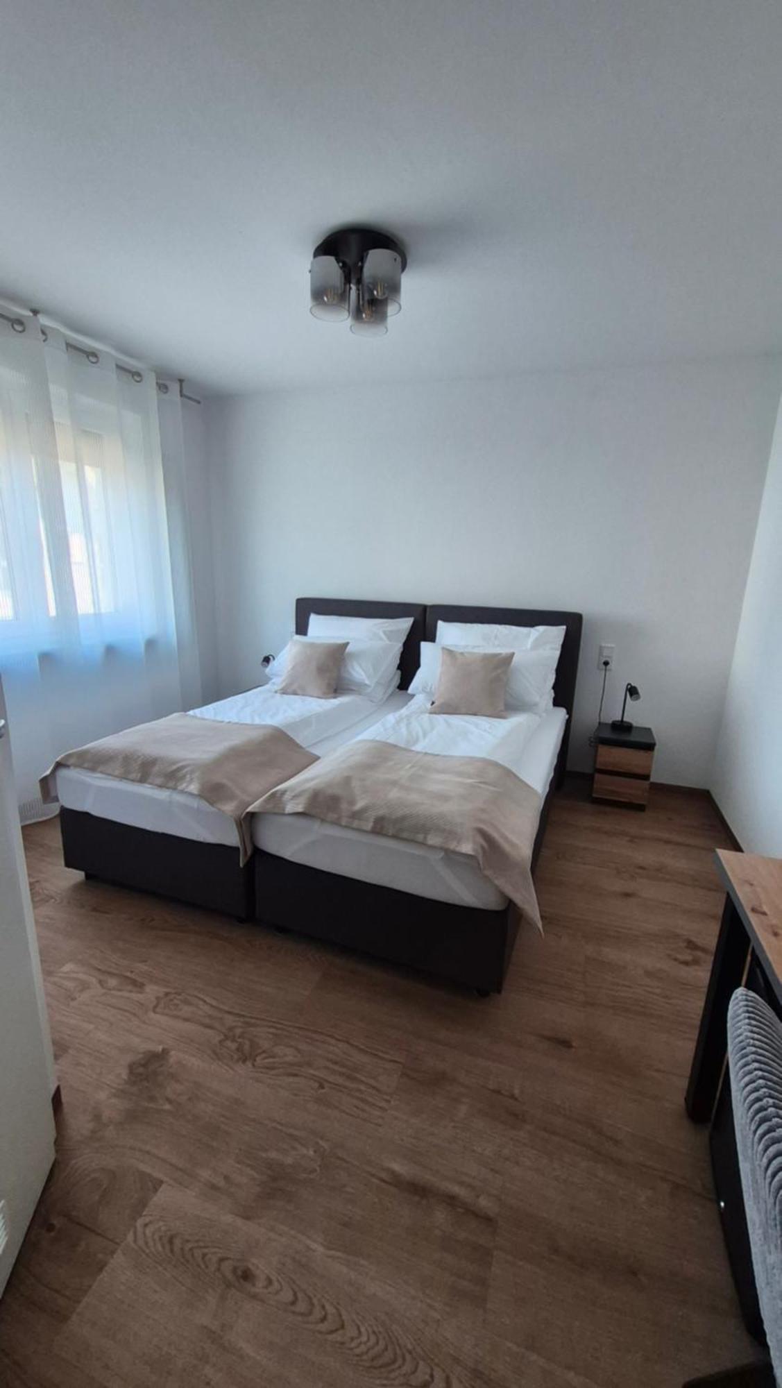 Apartments Seibel Doppel-Zweibettzimmer Mit Bad Reutlingen Kültér fotó