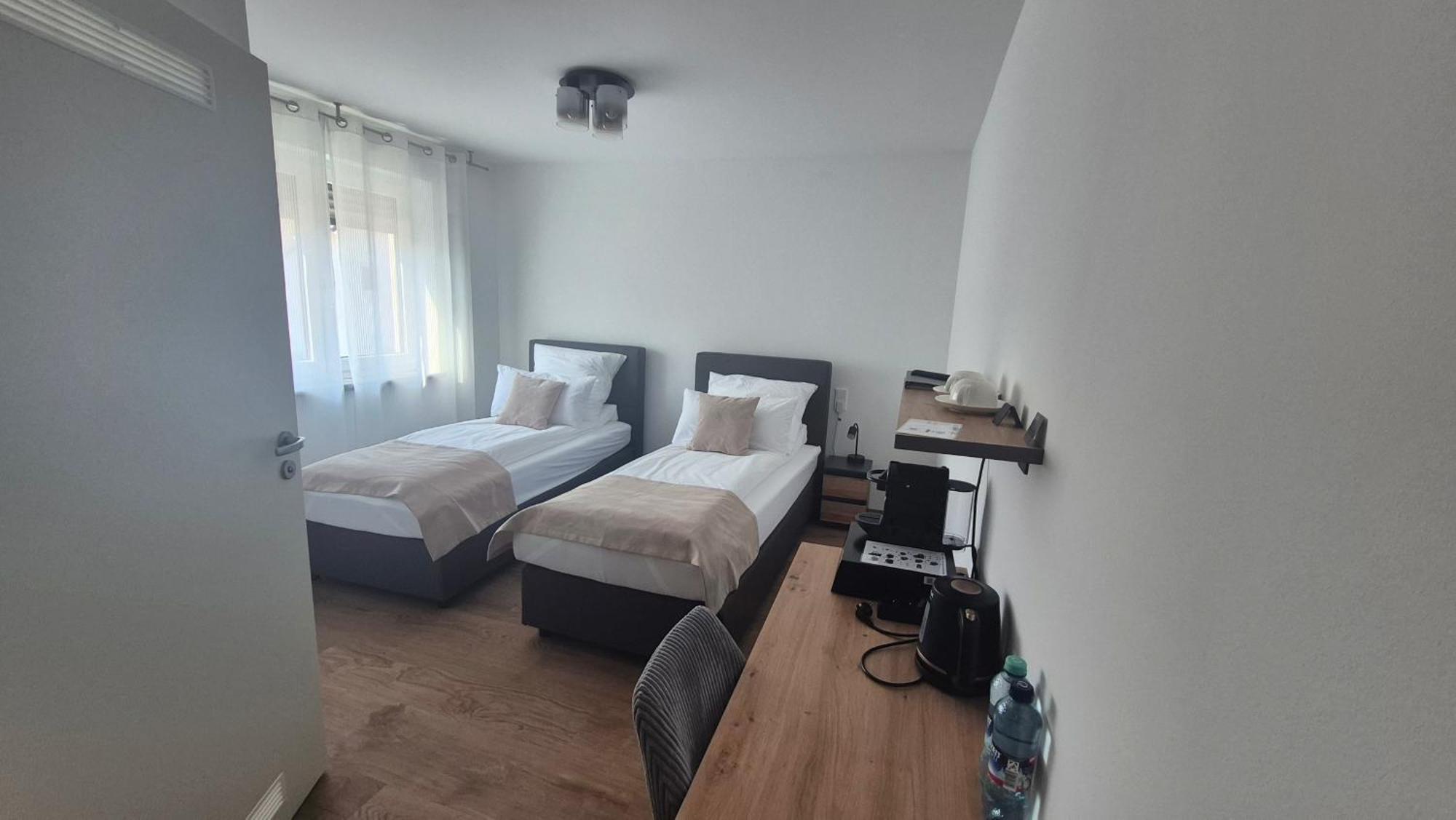 Apartments Seibel Doppel-Zweibettzimmer Mit Bad Reutlingen Kültér fotó